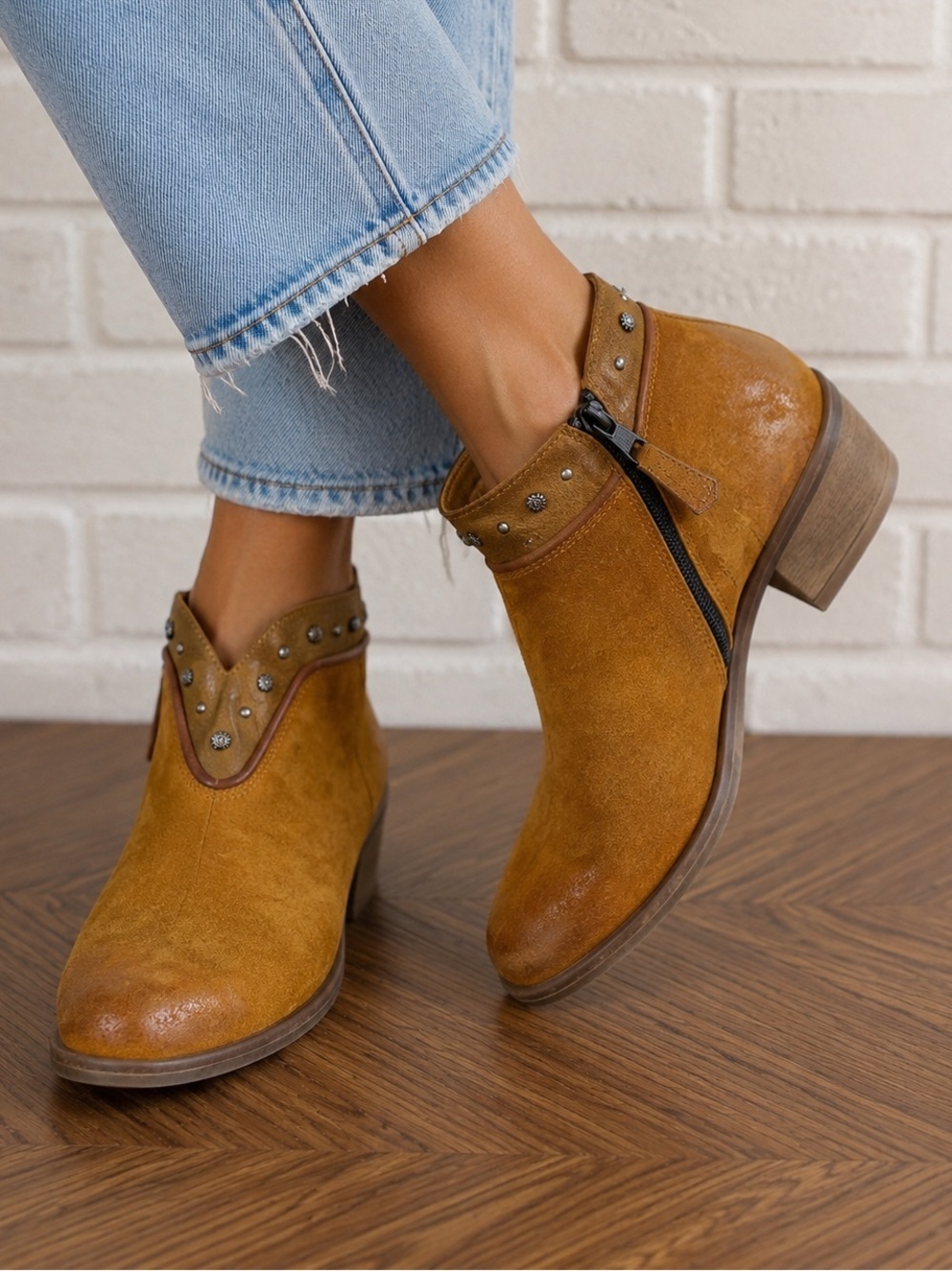 Miz Mooz NYC Cognac Leather Studded Ankle Boots Women’s Size 7